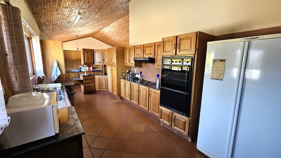 6 Bedroom Property for Sale in Schoemansville North West